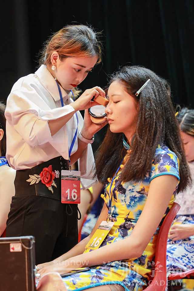 热烈祝贺首脑学院荣获组织工作先进单位！