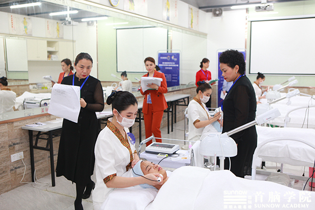 首脑学院再担重任，成功举办第45届世界技能大赛深圳市选拔赛美容、美发大赛