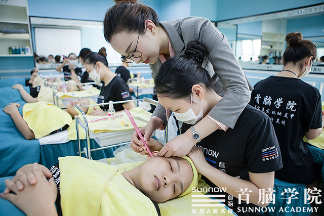 首脑学院再担重任，成功举办第45届世界技能大赛深圳市选拔赛美容、美发大赛