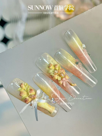 2026年学美甲要多少时间和多少钱