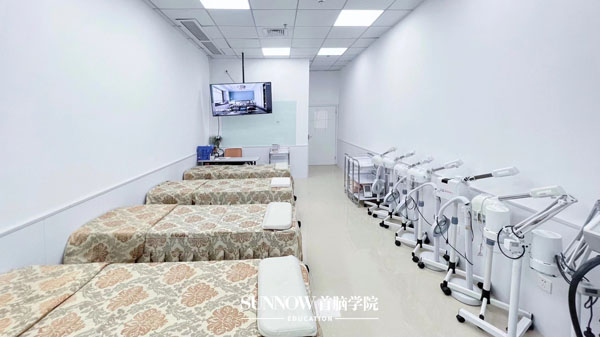 长沙首脑学校